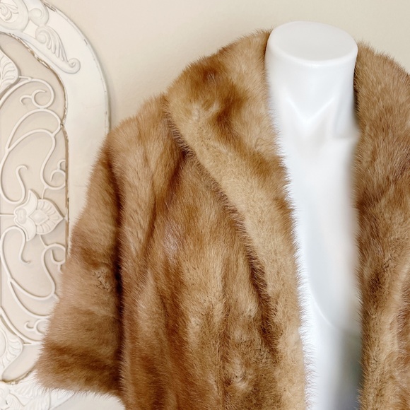 Julius Garfinckel & Co. | Vintage Authentic Mink Stole - Picture 3 of 8